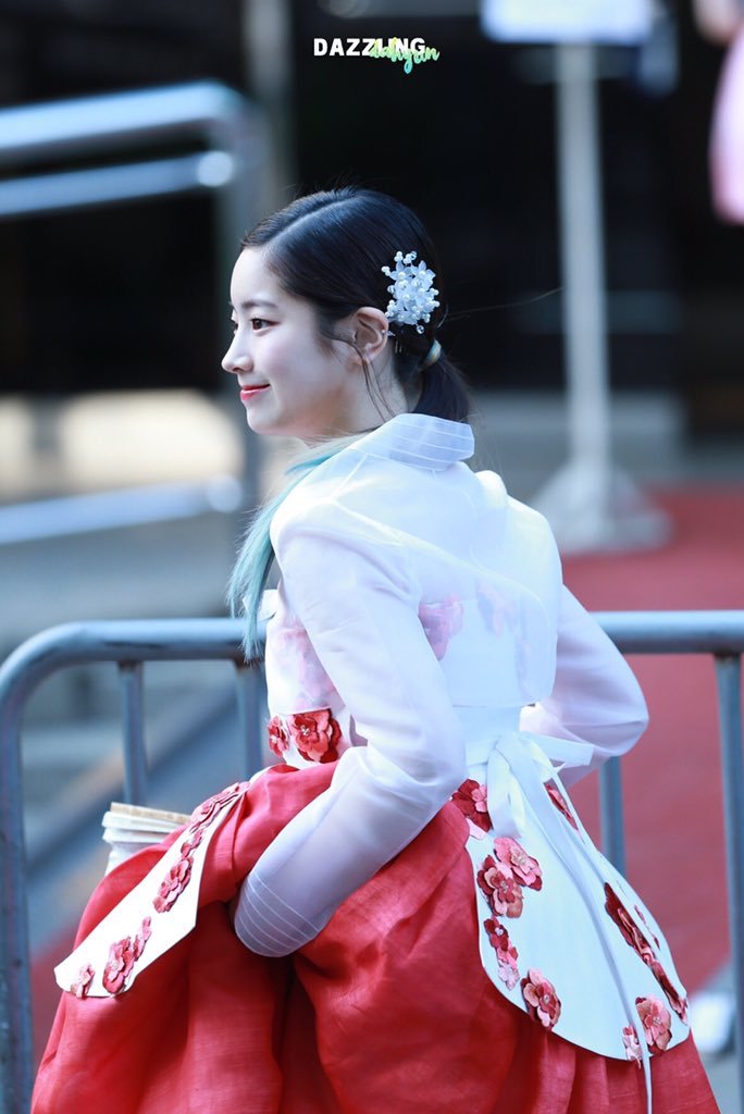 [트와이스] 추석기념 한복 입은 다현이 | 인스티즈