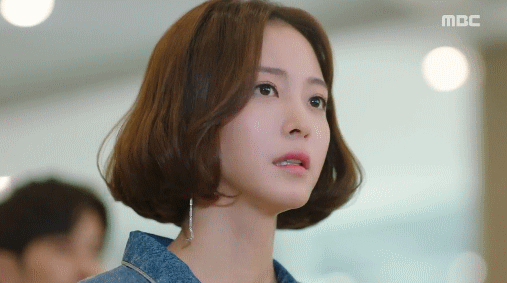  감독님의 여성 캐릭터에 대한 디테일이 느껴지는 디렉팅 장면.jpgif | 인스티즈