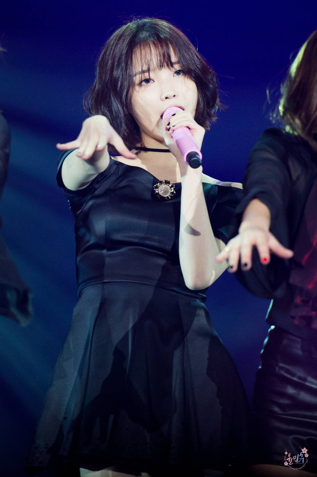 아이유 장발 vs 단발 | 인스티즈