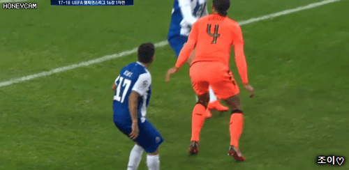 꿩대신 닭 공대신 반다이크머리 ㅋㅋㅋㅋㅋㅋㅋㅋ.gif | 인스티즈