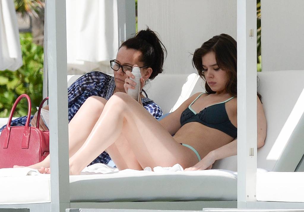 헤일리 스테인필드 비키니 | 인스티즈