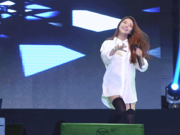 취향저격 제대로인 마마무 솔라 의상.gif | 인스티즈