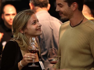 사랑에 빠지는 과학적 이유 15가지 | 인스티즈