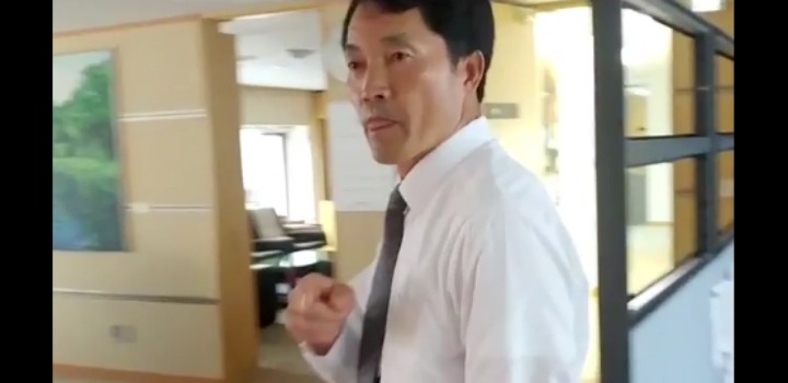 노조원에게 메롱한 춘천엠바보 사장.jpg | 인스티즈