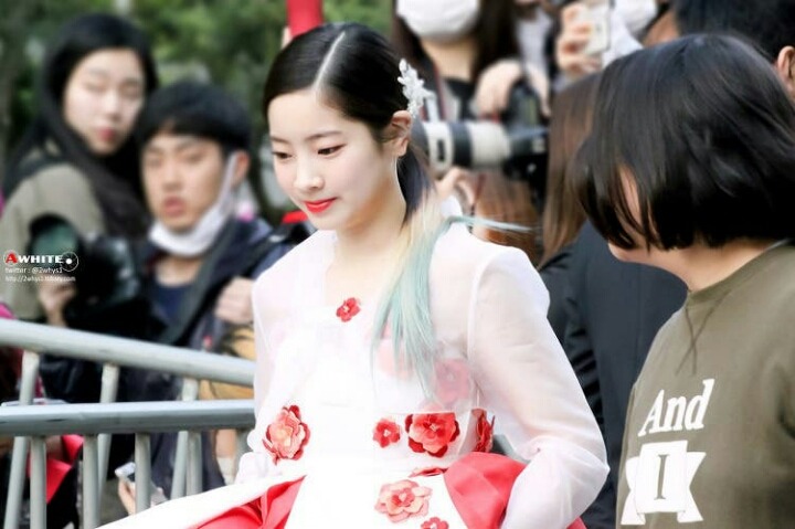 [트와이스] 추석기념 한복 입은 다현이 | 인스티즈