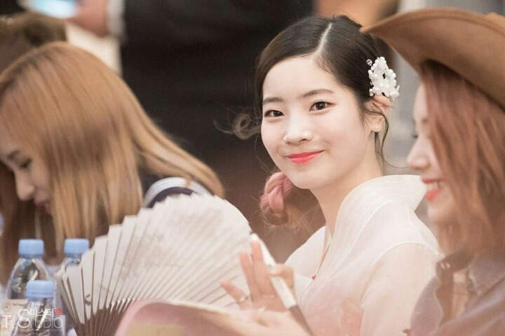 [트와이스] 추석기념 한복 입은 다현이 | 인스티즈