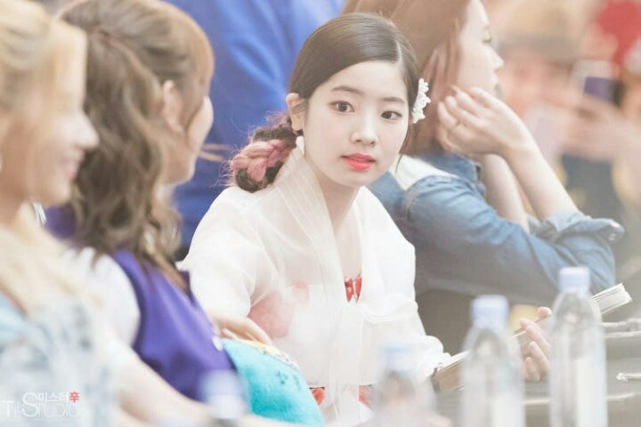 [트와이스] 추석기념 한복 입은 다현이 | 인스티즈
