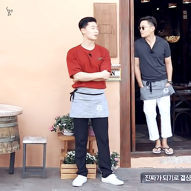 [윤식당] 몸매 유지를 위해 열심히 운동하는 딘딘 .jpgif | 인스티즈