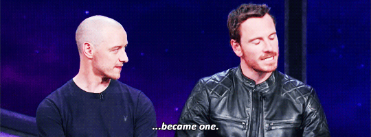 인터뷰에서 얼굴색 하나 안변하고 섹드립치는 배우들.gif | 인스티즈