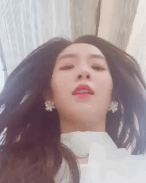 카메라 각도따위 씹어먹는 아이린.gif | 인스티즈