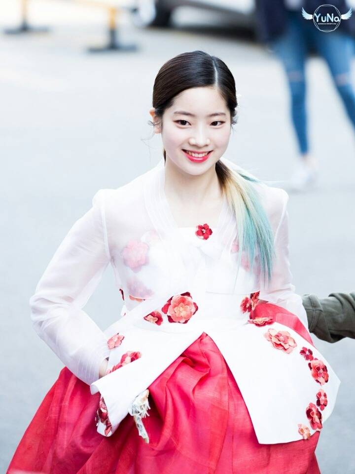 [트와이스] 추석기념 한복 입은 다현이 | 인스티즈