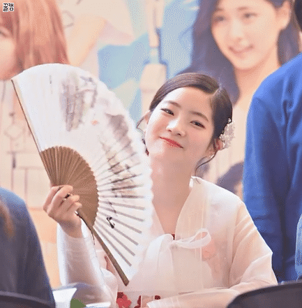 [트와이스] 추석기념 한복 입은 다현이 | 인스티즈