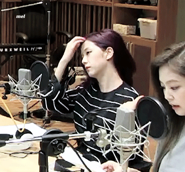 머리넘기는 블랙핑크 지수.gif | 인스티즈