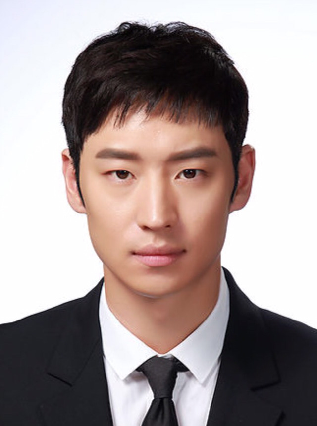 [시그널] 제작사 측에서 공개한 박해영 경찰공무원증 증명사진 | 인스티즈