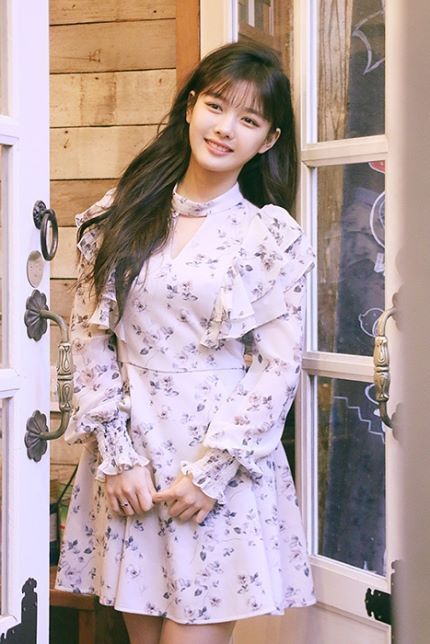 애기때부터 전국민이 성장과정을 지켜봐온 여자 연예인 | 인스티즈