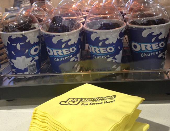 오레오 츄러스 & 오레오 아이스크림 롤케이크 실사.jpg | 인스티즈