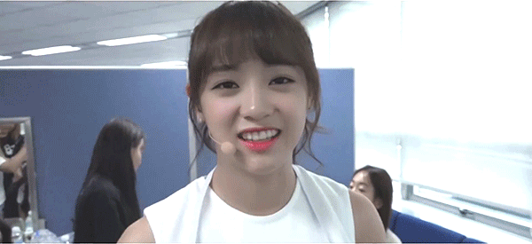 김세정의 애교가 우스운 강미나 | 인스티즈