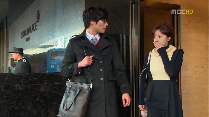 [지붕뚫고하이킥] 어이없는 일의 연속 (목도리 키스신 주의).jpg | 인스티즈