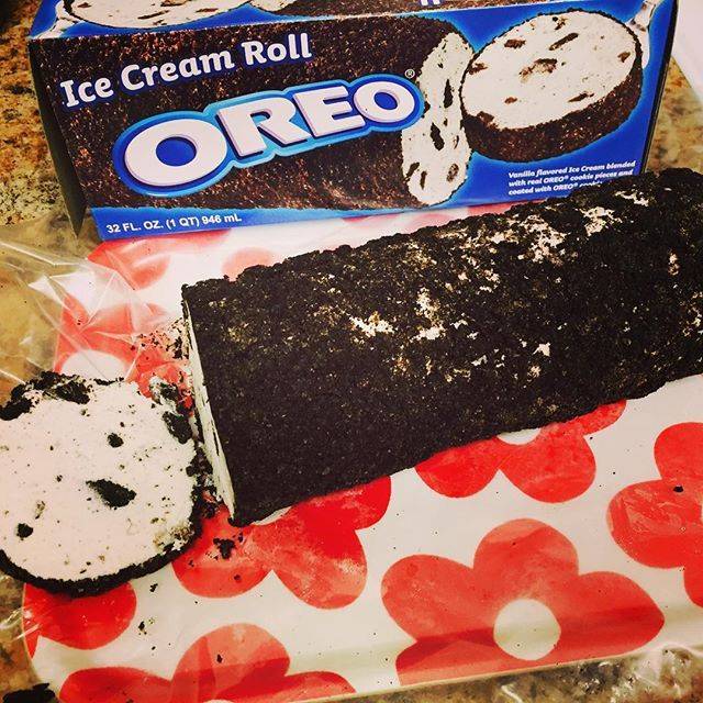 오레오 츄러스 & 오레오 아이스크림 롤케이크 실사.jpg | 인스티즈