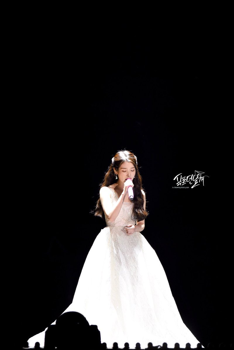 공주님 같았던 멜론뮤직어워드 아이유.jpg | 인스티즈