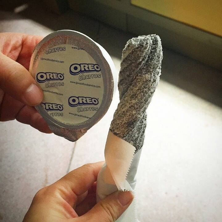 오레오 츄러스 & 오레오 아이스크림 롤케이크 실사.jpg | 인스티즈