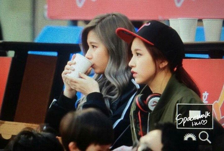 잔을 사용하는 사나의 자세 | 인스티즈