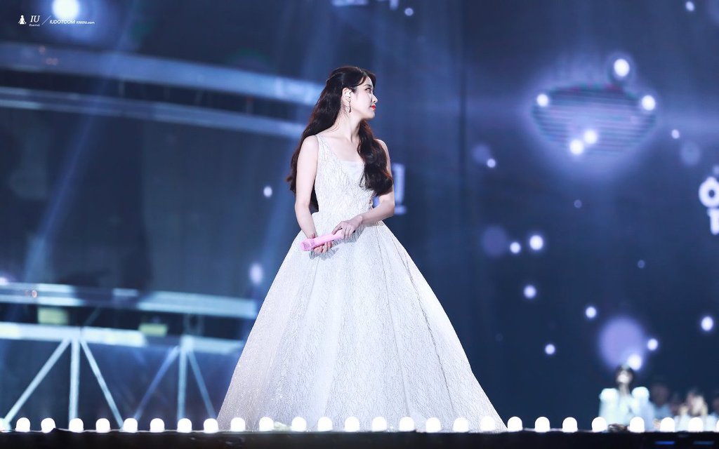 공주님 같았던 멜론뮤직어워드 아이유.jpg | 인스티즈