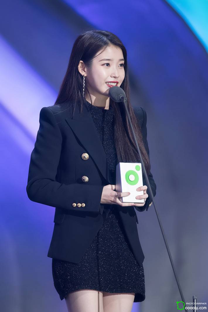 공주님 같았던 멜론뮤직어워드 아이유.jpg | 인스티즈