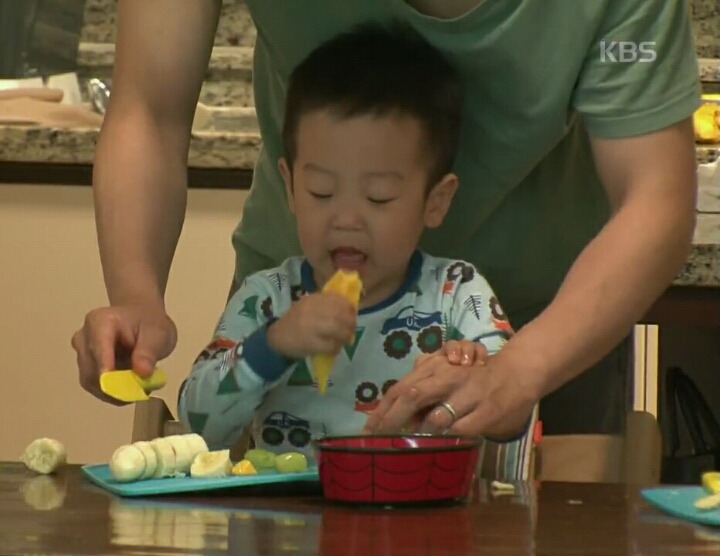 서준이의 귀여운 한입들 | 인스티즈