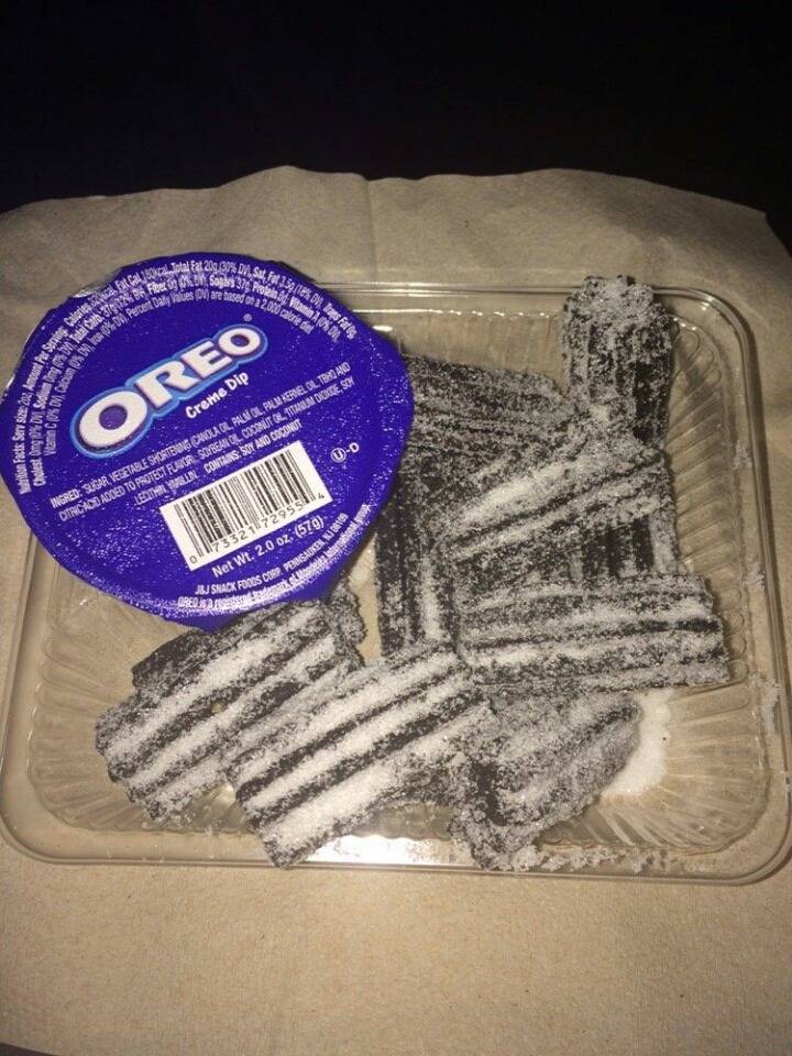 오레오 츄러스 & 오레오 아이스크림 롤케이크 실사.jpg | 인스티즈