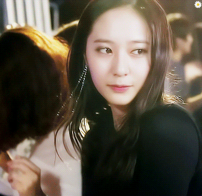 타이트한 블랙미니드레스 입은 크리스탈ㄷㄷ | 인스티즈