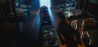 영국에 머물때 새벽 3시에 깨어있으면 절대 안되는 이유.gif | 인스티즈