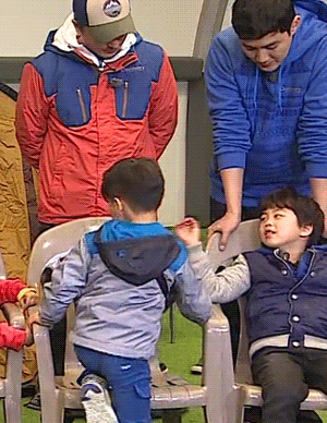 [아빠어디가] 역대 아빠들 중 아기들과의 역대급 케미.jpg | 인스티즈