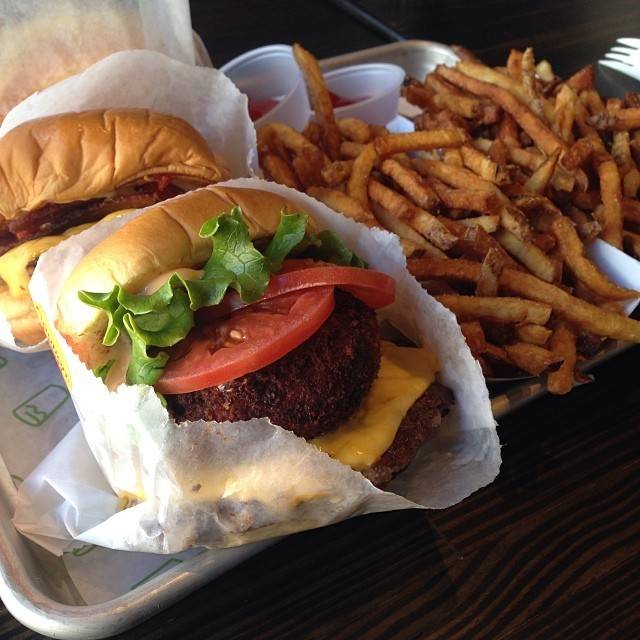 동부 쉑쉑버거 VS 서부 인앤아웃 | 인스티즈