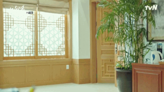 오늘은 비밀의 숲 하는 날.gif | 인스티즈