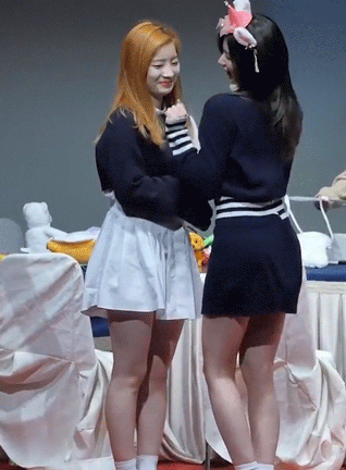 애교부리는 사나.gif | 인스티즈