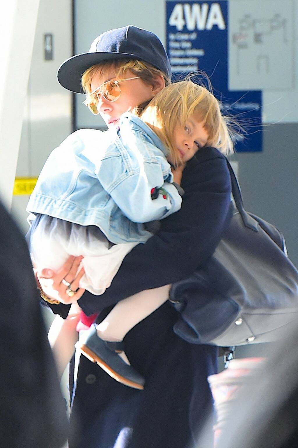 [아만다사이프리드외] 다들 저한테 말도 안하고 언제 애를 낳은거죠....? | 인스티즈