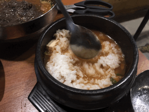 찌개에 밥 말아먹기 vs 찌개랑 밥 따로 먹기.jpg | 인스티즈
