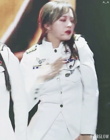 제복입은 퀸세정 | 인스티즈