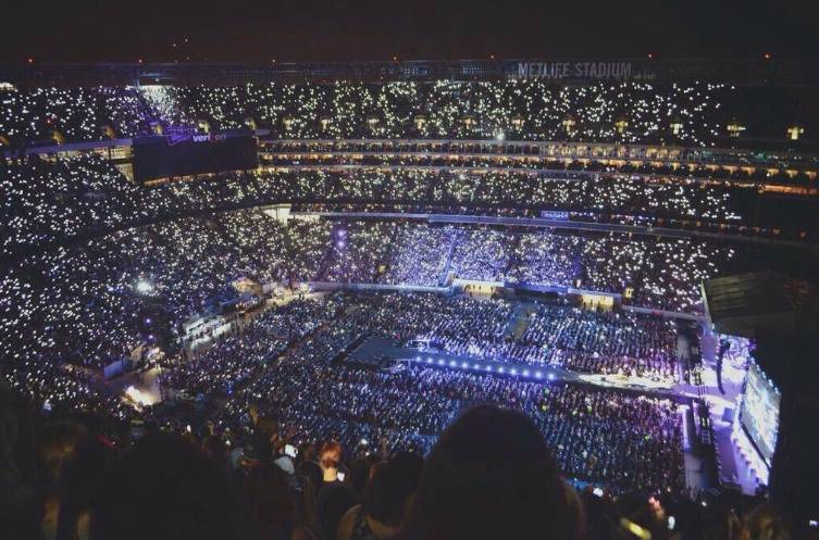 외국에서의 인기와 한국에서의 인기 괴리감 쩌는 팝가수 투톱. jpg | 인스티즈