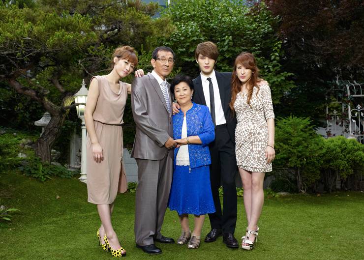 김재중 부모님 리마인드 웨딩&가족사진 | 인스티즈