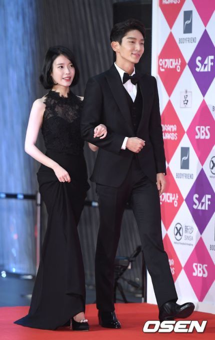 오늘자 연기대상 레드카펫 아이유 이준기 | 인스티즈