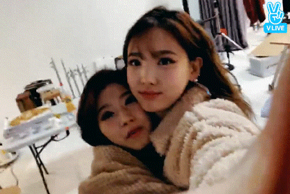 나연이 찰싹 | 인스티즈