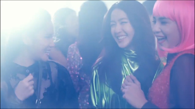 서울,도쿄,상하이에서 태어난 세 여자. 근데 손목에 모두 유통기한이 있다...? | 인스티즈