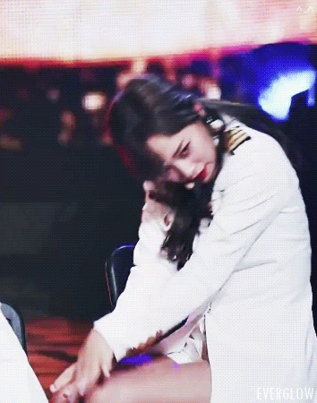 제복입은 퀸세정 | 인스티즈