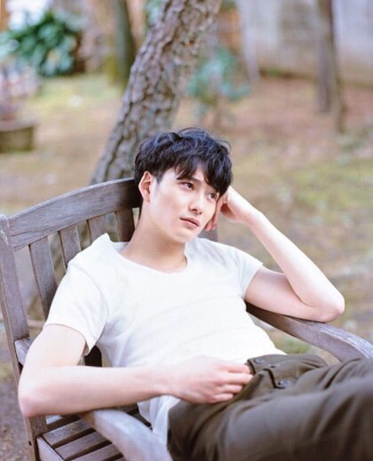 [고르기] 짱잘인데패션테러리스트vs한국남자평균얼굴인데 깔끔한패션(본문제대로읽기 안읽고댓다면 오수취급함) | 인스티즈