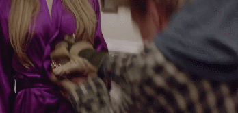 섹스하기 전에 남편 엉덩이를 때리면 돈이 나와요ㅋㅋㅋ;.gif | 인스티즈