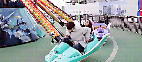 우결 안보는 사람이 보면 놀라는 스킨십이 제일 많았던 세커플.gif | 인스티즈