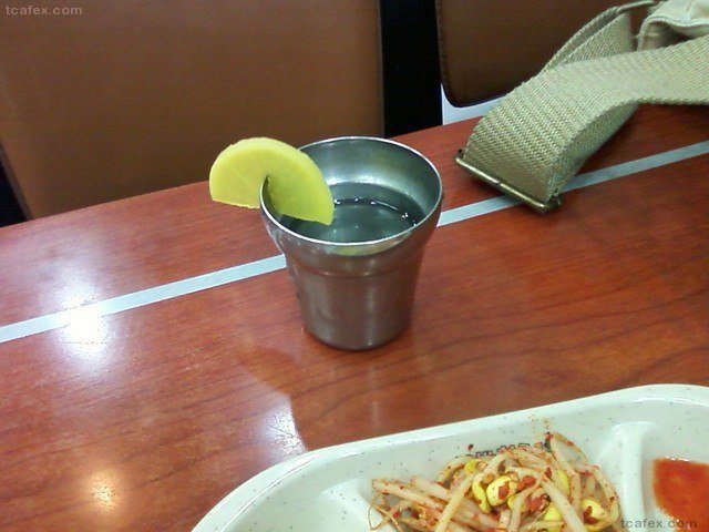 저 쪽 신사분께서 보내셨습니다.JPG | 인스티즈