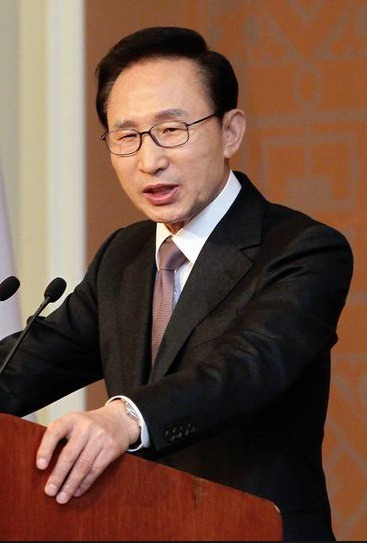 모르고 보면 전혀 친형제로 안보이는 이명박 친형제들.jpg | 인스티즈